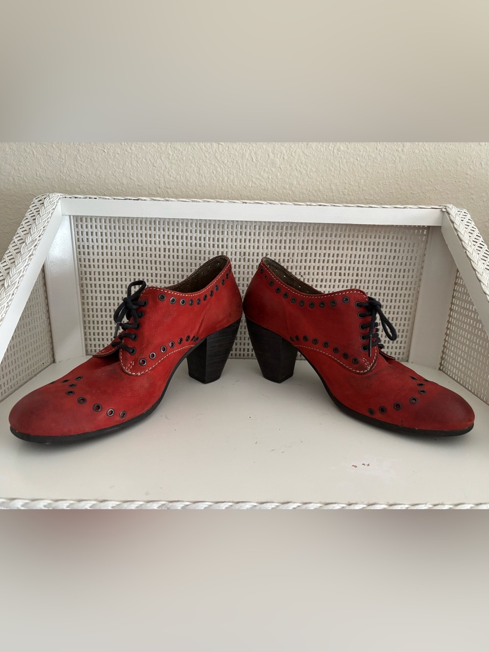 Fly London Red Distressed Leather Lace-Up Heeled Oxfords with Eyelet Detail - Picture 6 of 11